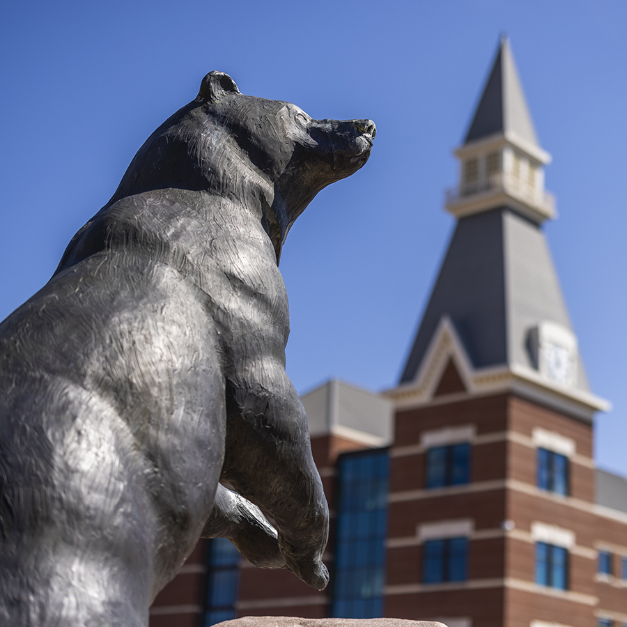 Close up on bear statue in front of Baylor Sciences Building