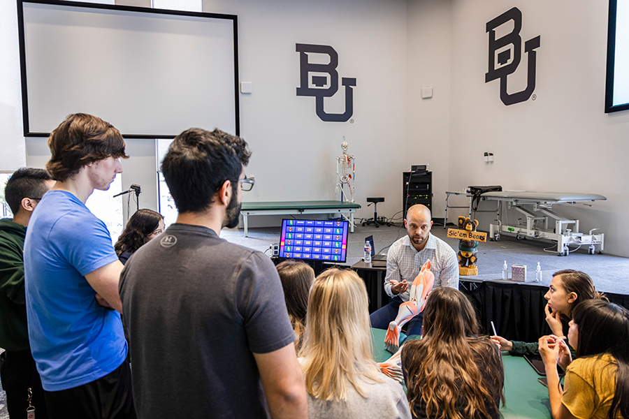 Physical therapy lecture taking place during live immersion