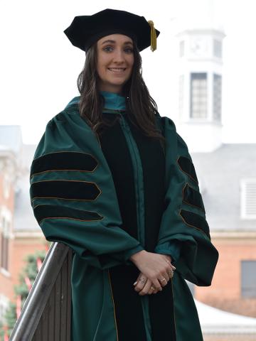 Portrait of Ashlea Findley Stillwell. 