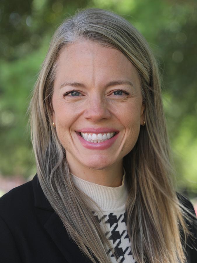 Emily Sandvall Headshot